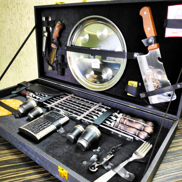 Набор для шашлыка и гриля в чемодане Королевский №1 Кизляр России, 30 предметов